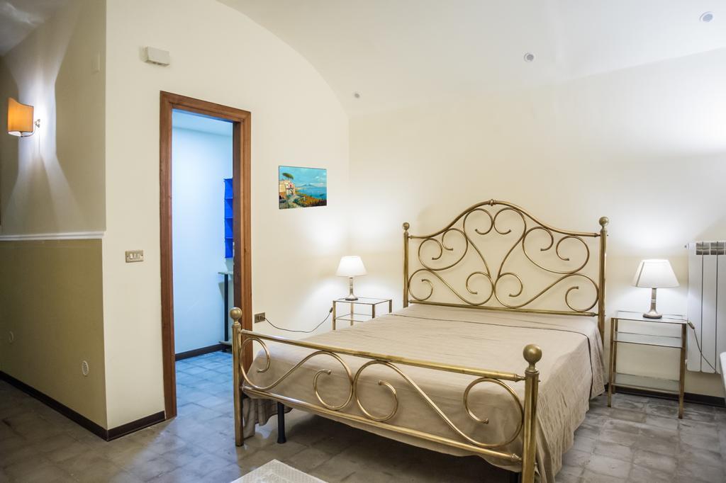 Casa Vacanze Amedeo Naples Exterior photo